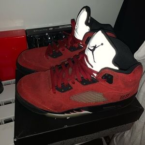 Jordan 5’s raging bull